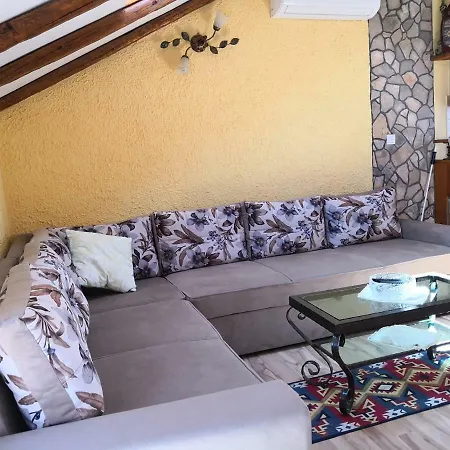 Kuca Tonci & Semsa Apartment Tisno